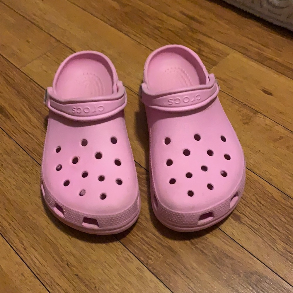Bubblegum pink crocs